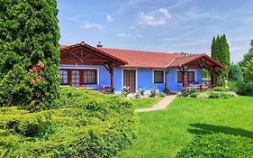 Magyar Apartmanhazak I-Iii.
