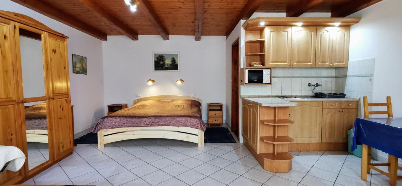 Magyar Apartmanhazak I-Iii. Zalakaros Zimmer foto