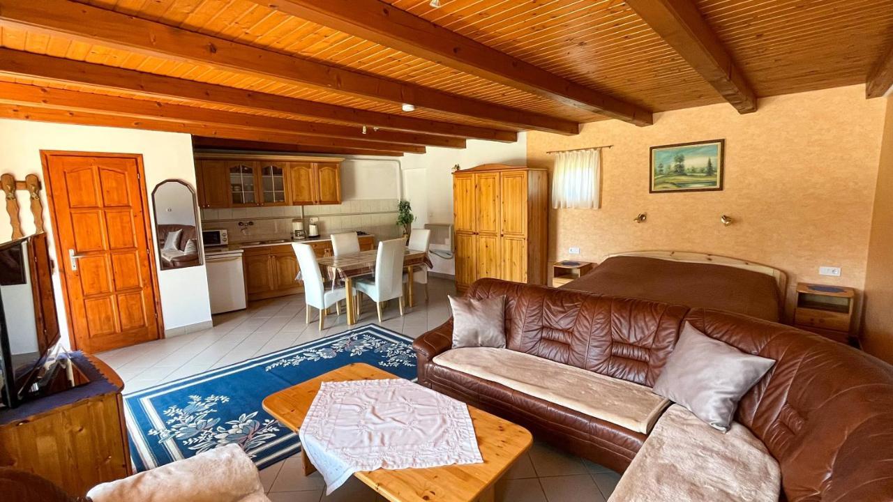 Magyar Apartmanhazak I-Iii. Zalakaros Exterior foto