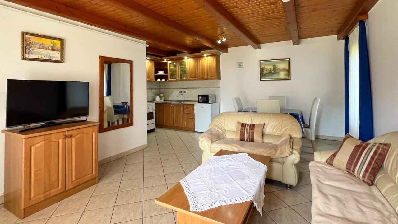Magyar Apartmanhazak I-Iii. Zalakaros Exterior foto