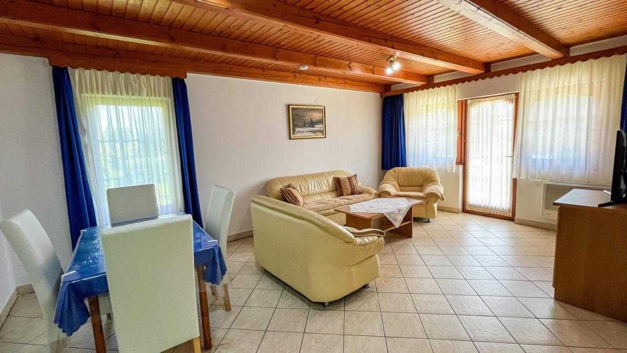 Magyar Apartmanhazak I-Iii. Zalakaros Exterior foto