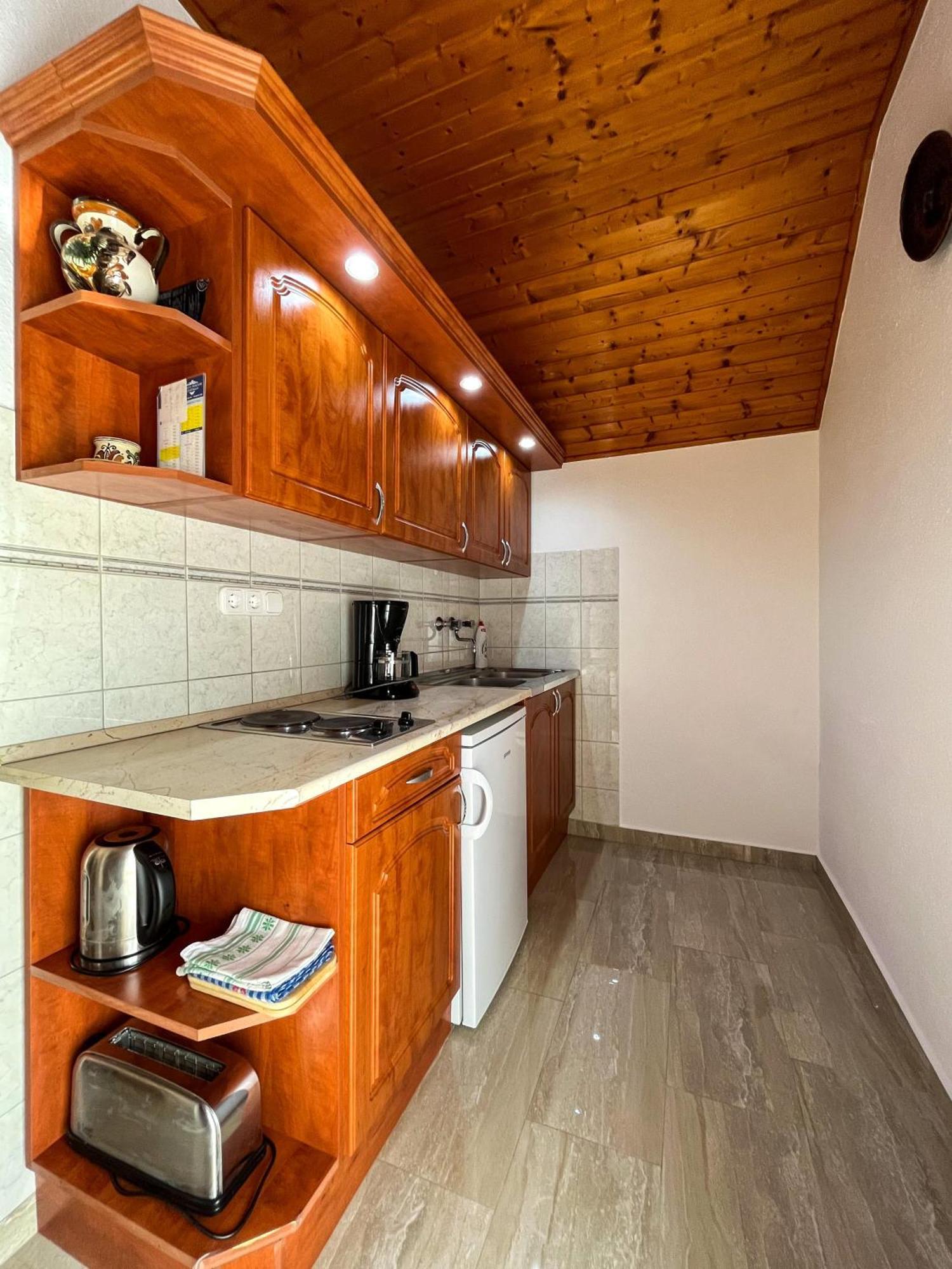 Magyar Apartmanhazak I-Iii. Zalakaros Zimmer foto